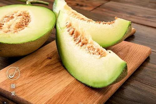 孕三个月可以吃黑蜜瓜,营养美味两不误的孕期美食推荐